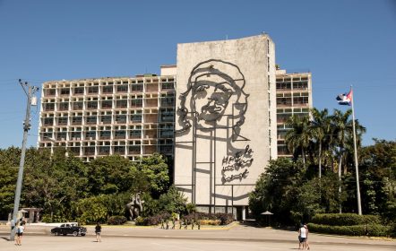 Plaza de la Revolución: visitar al viajar a Cuba desde Colombia