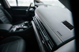 Airbag, uno de los sistemas de seguridad de un carro