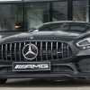Mercedes Benz negro. Esta marca fue la más vendida en Colombia los últimos 5 años.
