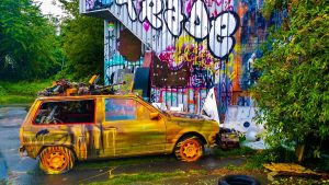 Auto grafiteado que no cubre el seguro de auto