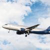 Avión antes de aterrizar- Entérate de los requisitos para ingresar a Colombia